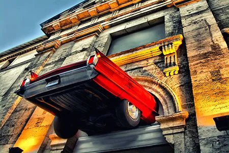 Rockstore Montpellier - La façade et la cadillac